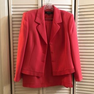 Women’s Petite Skirt Suit